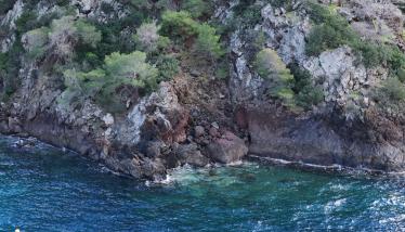 Ανδεσιτικές σκωρίες και υδροηφαιστειακή τέφρα