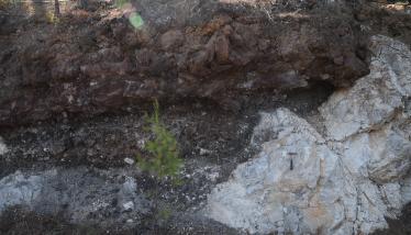 Ανδεσιτικές σκωρίες και υδροηφαιστειακή τέφρα