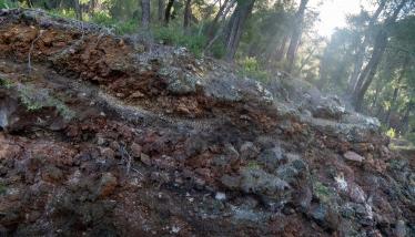 Ανδεσιτικές σκωρίες και υδροηφαιστειακή τέφρα