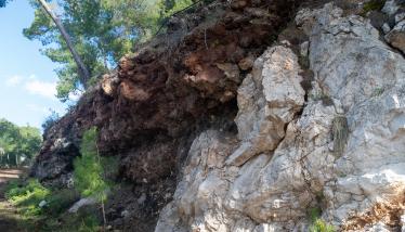 Ανδεσιτικές σκωρίες και υδροηφαιστειακή τέφρα