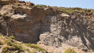 Τόφφοι και λατύπες λαβών Φυριπλάκας 