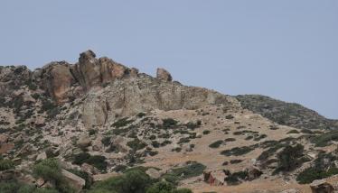 Παλαιότερες λάβες και ηφαιστειοκλαστικά