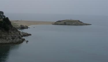 Γρανιτένιο ακρωτήρι Τορώνης