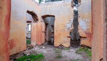 Ερείπια οικισμού μεταλλωρύχων «Σούρεζα»