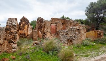 Ερείπια οικισμού μεταλλωρύχων «Σούρεζα»