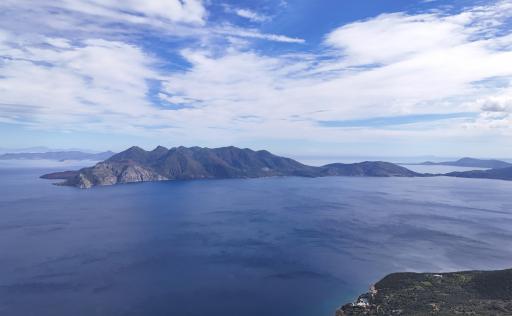 Γενική άποψη χερσονήσου Μεθάνων από τα δυτικά.